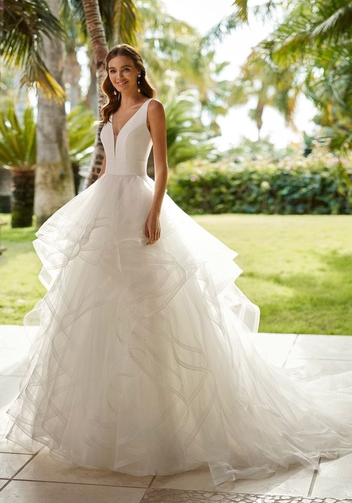 Adriana Alier Hoda Ruffle Wedding Dress HK