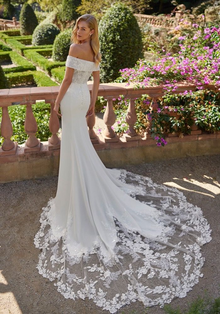 lace elegant wedding dress Beaded Straps V-neck Lace Elegant Champagne A-line Wedding Dress, White