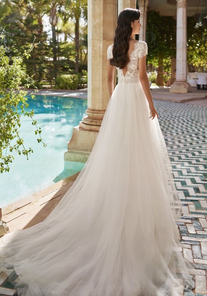 Anya's bridal clearance