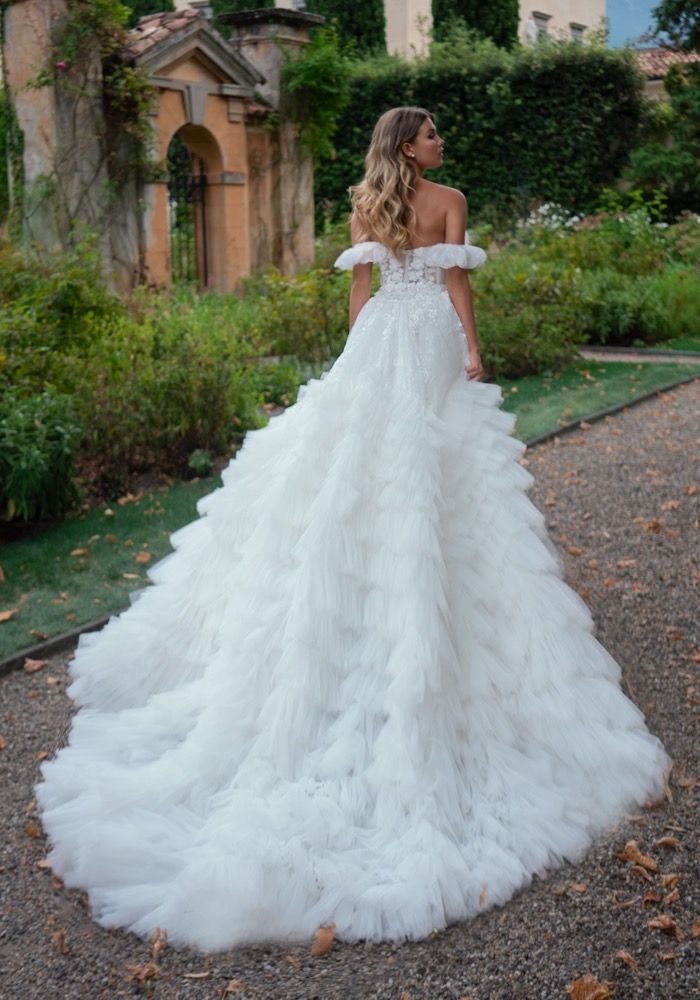 Amazing Ball Gown Princess Wedding Dress Lace Bridal Gown Off-the-Shou –  Dbrbridal