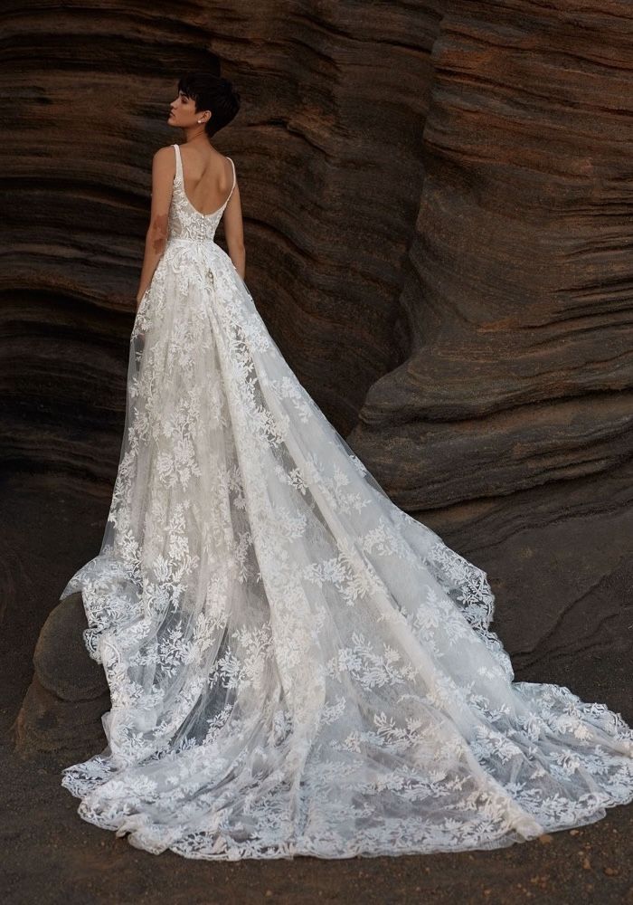 Milla Nova THEODORA Lace Wedding Dress HK | DBR Weddings Milla Nova THEODORA Lace Wedding Dress HK | DBR Weddings