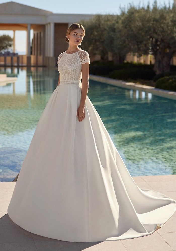 Rosa Clara Visen Beaded Short Sleeve Wedding Dress HK