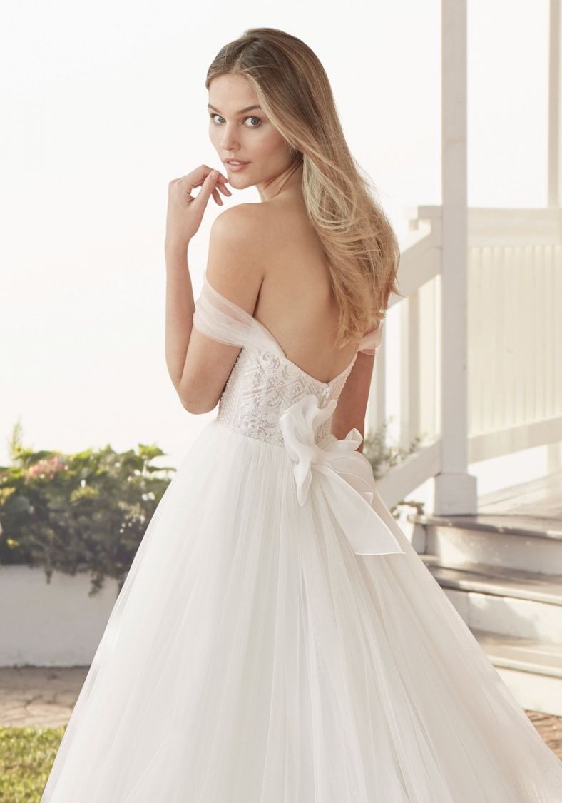 Rosa Clara Cordia Romantic Beaded Wedding Dress With Bow Back Hk Dbr Weddings