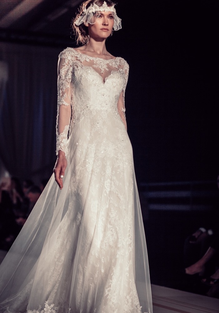 Lusan Mandongus | KOTKA Long Sleeves Lace Wedding Dress | HK | DBR Weddings