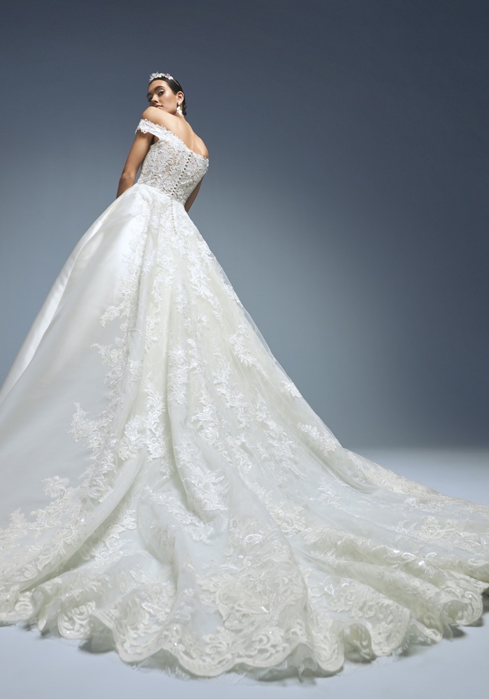 St Patrick Studio GENNY Princess Wedding Dress HK | DBR Weddings